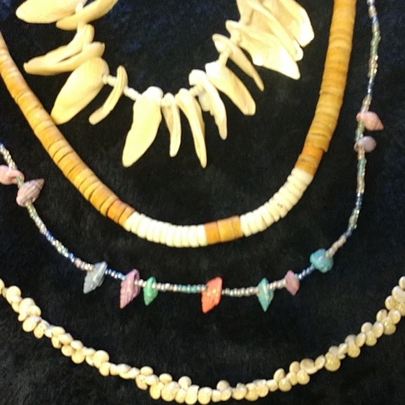 4 piece Shell beach necklace set, EUC - Picture 1 of 4